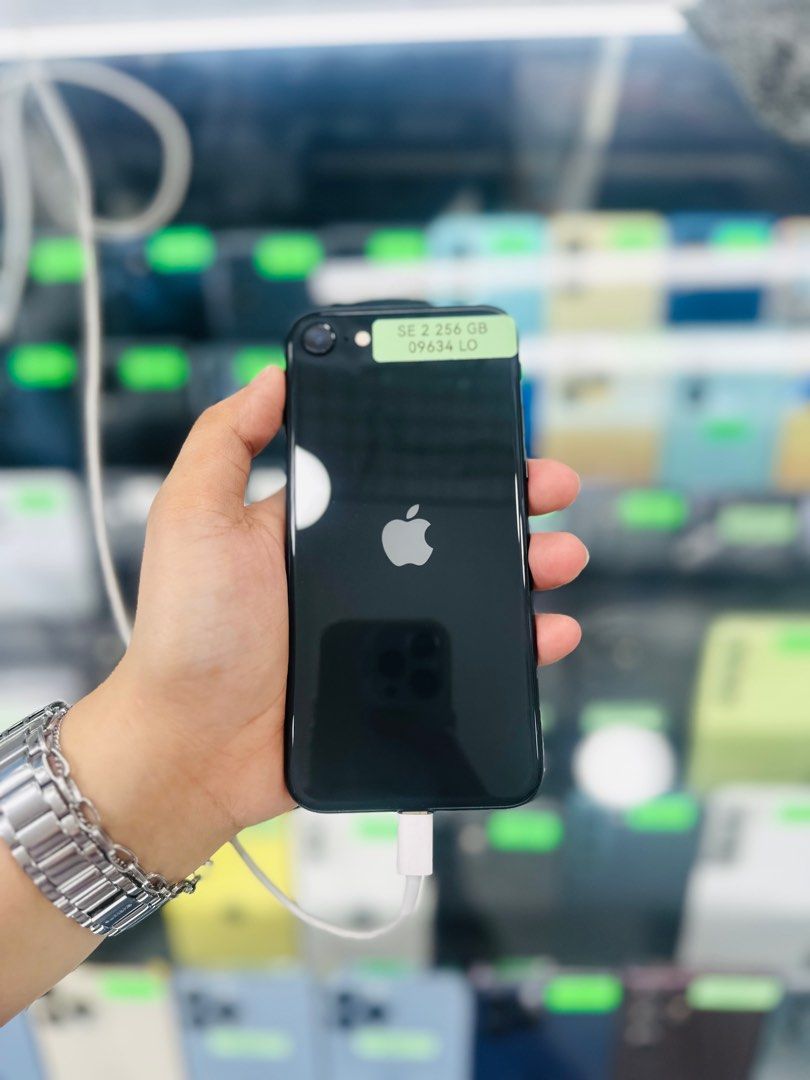 Iphone SE 2020 256GB OPENLINE 83bh no issues (Category: iPhone SE Series) located in Pasig City. Submitted by najihahtelecomshop2018 (Listing ID 1318776259, Image 1). Description: OPEN FOR SWAP/SELLING: (INSTALLMENT THRU CREDITCARD/GGIVES/SPAYLATER) 🔸WE BUY AND SELL ANY KINDS OF GADGETS ( Pass sa Old Model ) 🔸 ‼️TAKENOTE: PASS SA MGA SCAMMERS | THIRD PARTY )‼️ Quick Specs: ⤵️ (ONHAND) iPhone SE 2020 256GB ( other GB are also available) 83% Batt