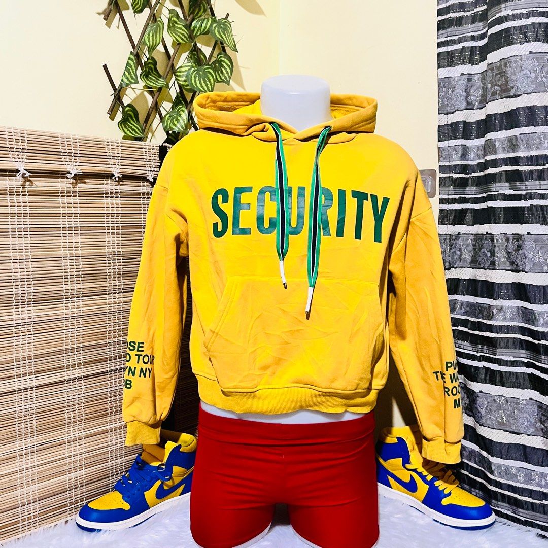 JUSTIN BIEBER PURPOSE WORLD TOUR SECURITY PULLOVER SWEATSHIRT HOODIE JACKET YELLOW MEDIUM 21x23 Women s Fashion Activewear on Carousell