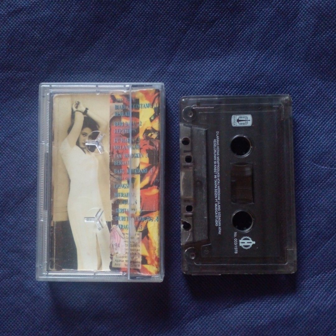 Kaset Nike Ardilla Biarkan Cintamu Berlalu