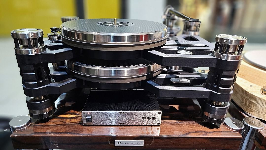 Kronos Sparta with Black Beauty tonearm (price reduced)