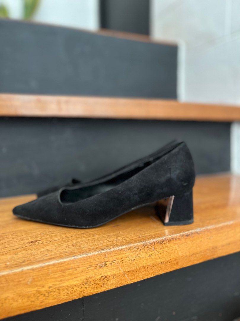 MANGO MNG Black Heels with Silver Detail (Category: Heels) located in Paranaque City. Submitted by ___iroiro___ (Listing ID 1318660641, Image 1). Description: RFS: Barely used, originally bought for my job right before pandemic hit. No need for it now that I work from home, just sat in my shoe closet. NO ORIGINAL BOX INCLUDED. Material made out of synthetic suede or velvet. Flaws: Please note peeling in the interior of the shoe as well as flaws i
