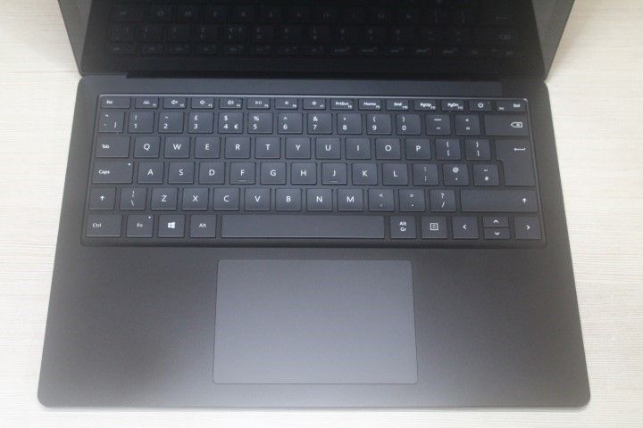 Microsoft surface Laptop 3 Touch i7 (Category: Laptops & Notebooks) located in Pasay City. Submitted by laptophubphil (Listing ID 1318700620, Image 3). Description: Microsoft surface Laptop 3 Touch i7 - 2ND HAND P 26500 -Ram 16GB + SSD 512GB -2.2k resolution + Backlit keys -Touchscreen + metal body -slim and light weight 98% Smooth fresh unit -13.5Inch (2256x1504) Multitouch -Intel Core i7-1065G7 10thgen Quadcore ( 1.30GHZ up to 3.60ghz ) -Ram 16