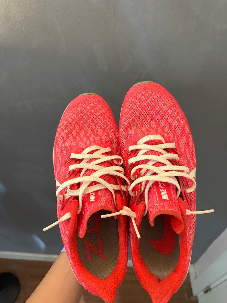Pegasus 35 (Category: Sneakers) located in Las Pinas. Submitted by PeterPan21 (Listing ID 1318622789, Image 2). Description: Pegasus 35 size 11US Barely used Good for beginner runners Rfs: unloading.