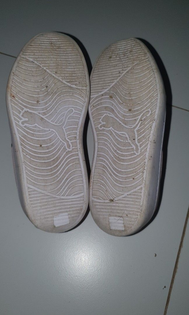 Puma shoes for kids (Category: Babies & Kids Fashion) located in Quezon City. Submitted by vertow (Listing ID 1318627894, Image 2). Description: Decluttering Sale. Preloved Puma kids shoes for girls Size 12.5c - 18cm 9.5/10 condition needs wash No box.