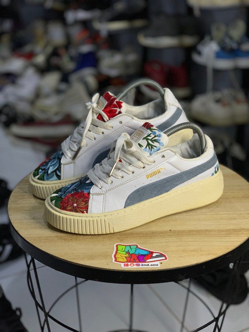 Puma Wmns Platform Hyper Embroidered Fesyen Wanita Sepatu di Carousell