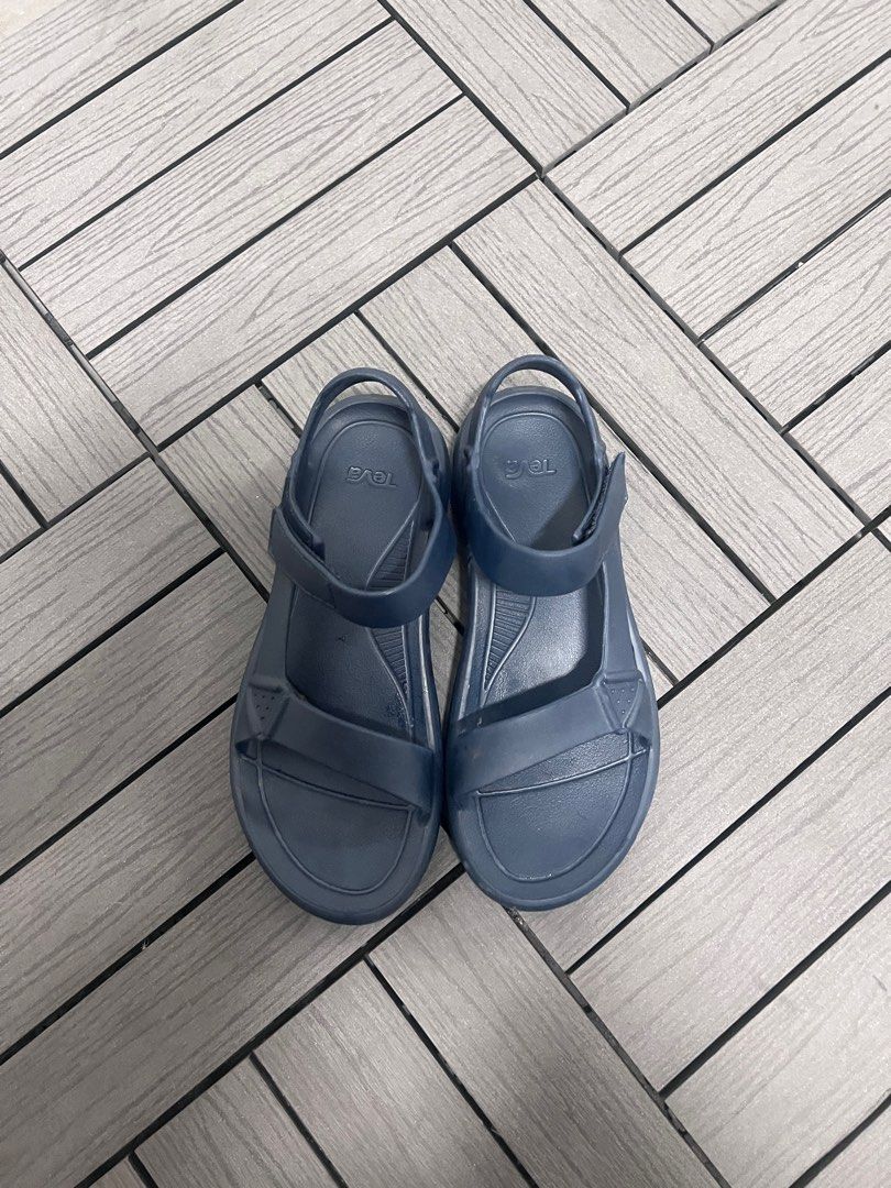 Teva hurricane drift men top