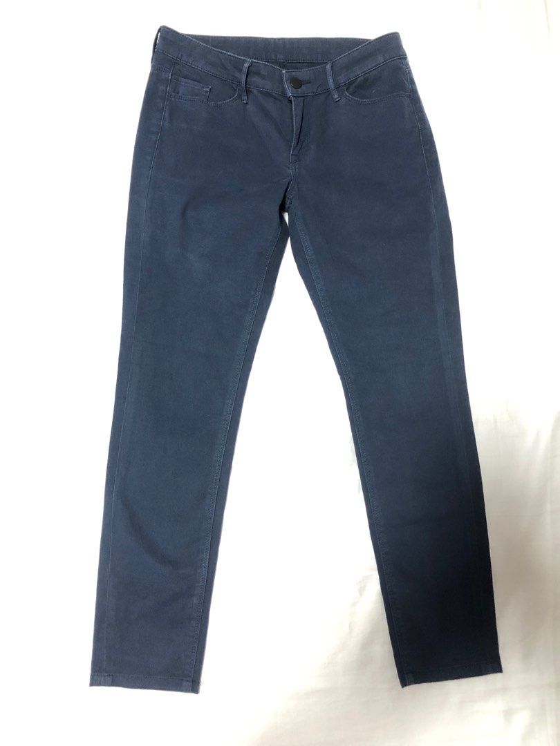 Uniqlo slim navy pants (Category: Other Bottoms) located in Mandaluyong City. Submitted by applebss (Listing ID 1318748783, Image 1). Description: Uniqlo slim,stretch navy pants. Size 24.