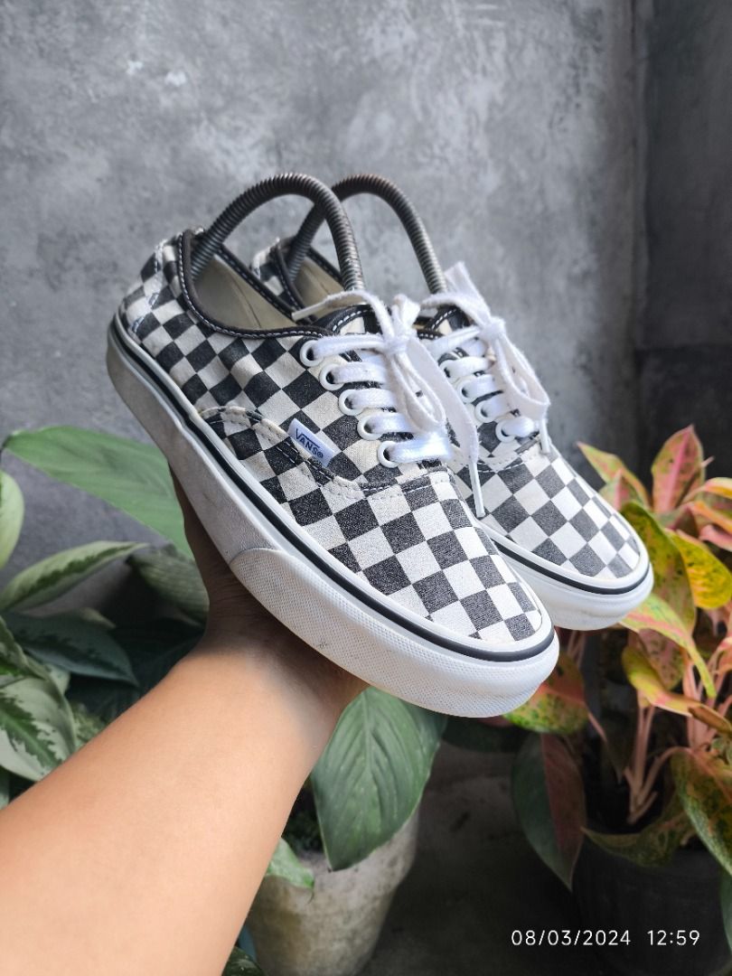 VANS CHECKERBOARD Women s Fashion Footwear Sneakers on Carousell