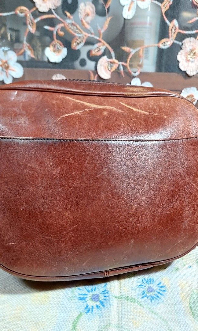Vintage Givenchy project bag (Category: Luxury Bags & Wallets) located in Santa Maria. Submitted by mikavillaflor4 (Listing ID 1318737138, Image 3). Description: ukay source project bag issue details posted.