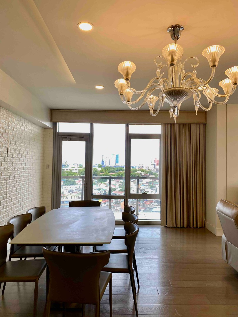 3 Bedroom Condominium Unit For Lease is Located in Poscenium at ...