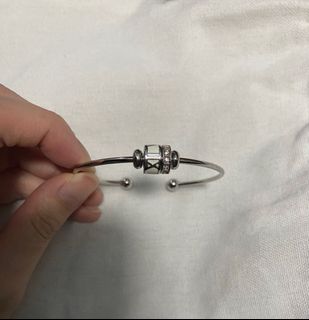（分類：）位於 。 由 ada_0v0 提交（商品編號 1318927875，圖片 1）。簡介： 。