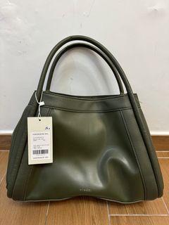 （分類：）位於 。 由 danielle4110 提交（商品編號 1318943895，圖片 1）。簡介： 。
