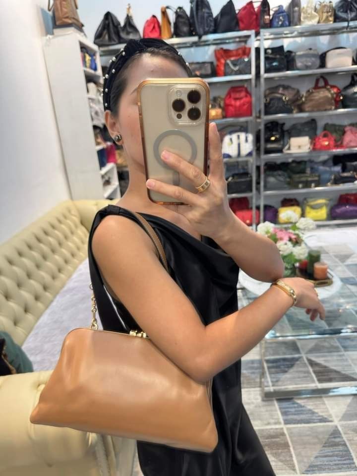 Tory Burch Cleo Handbag Shoulder Bag Brown Luxury Bags Wallets on Carousell