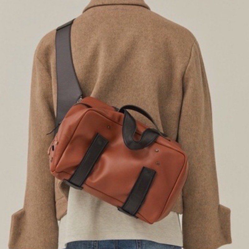 現貨二手adererror 正品斜背包Torn label messenger bag , 她的