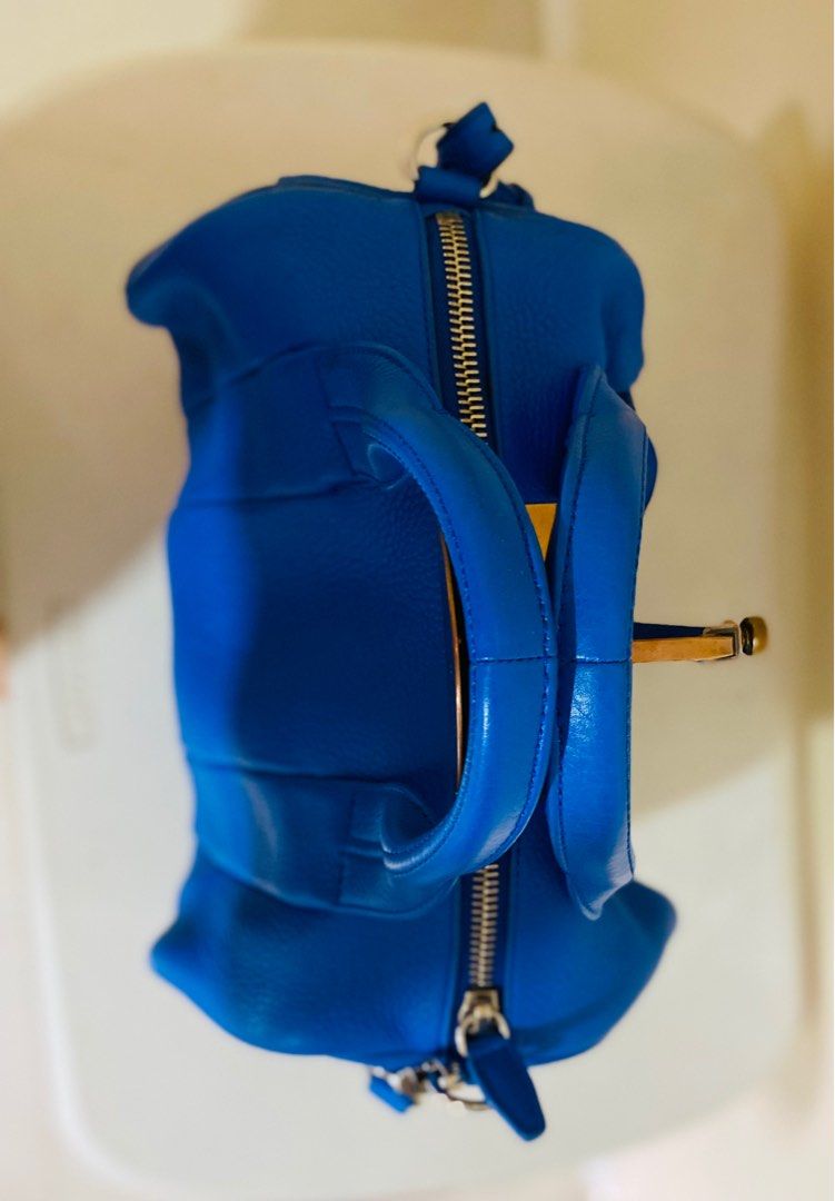 Alexander Wang (Category: Luxury Bags & Wallets) located in Quezon City. Submitted by acepangili29109 (Listing ID 1318822516, Image 3). Description: ♦️Alexander Wang Rocco top handle and sling Bag Lambskin pebbled Leather ♦️Rank 9.5/10 Like New ♦️Inclusions: dust bag, card care and sling strap ⚠️The price is slightly negotiable for sure Buyers Only. ♦️Payment Methods: Cash; G cash, Credit Card and Bank Transfer..