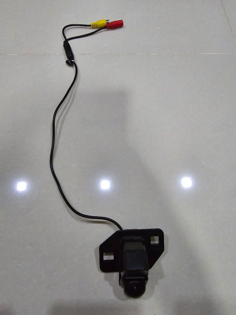 Alphard Reverse Camera (Category: Cameras & Sensors) located in Singapore. Submitted by ice3787 (Listing ID 1318917973, Image 1). Description: .
