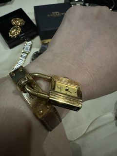 (Category: ) located in . Submitted by luxuresbagsandaccessories (Listing ID 1318841000, Image 1). Description: .