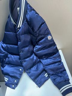 (Category: ) located in . Submitted by luxcloset.shop (Listing ID 1318827978, Image 1). Description: .