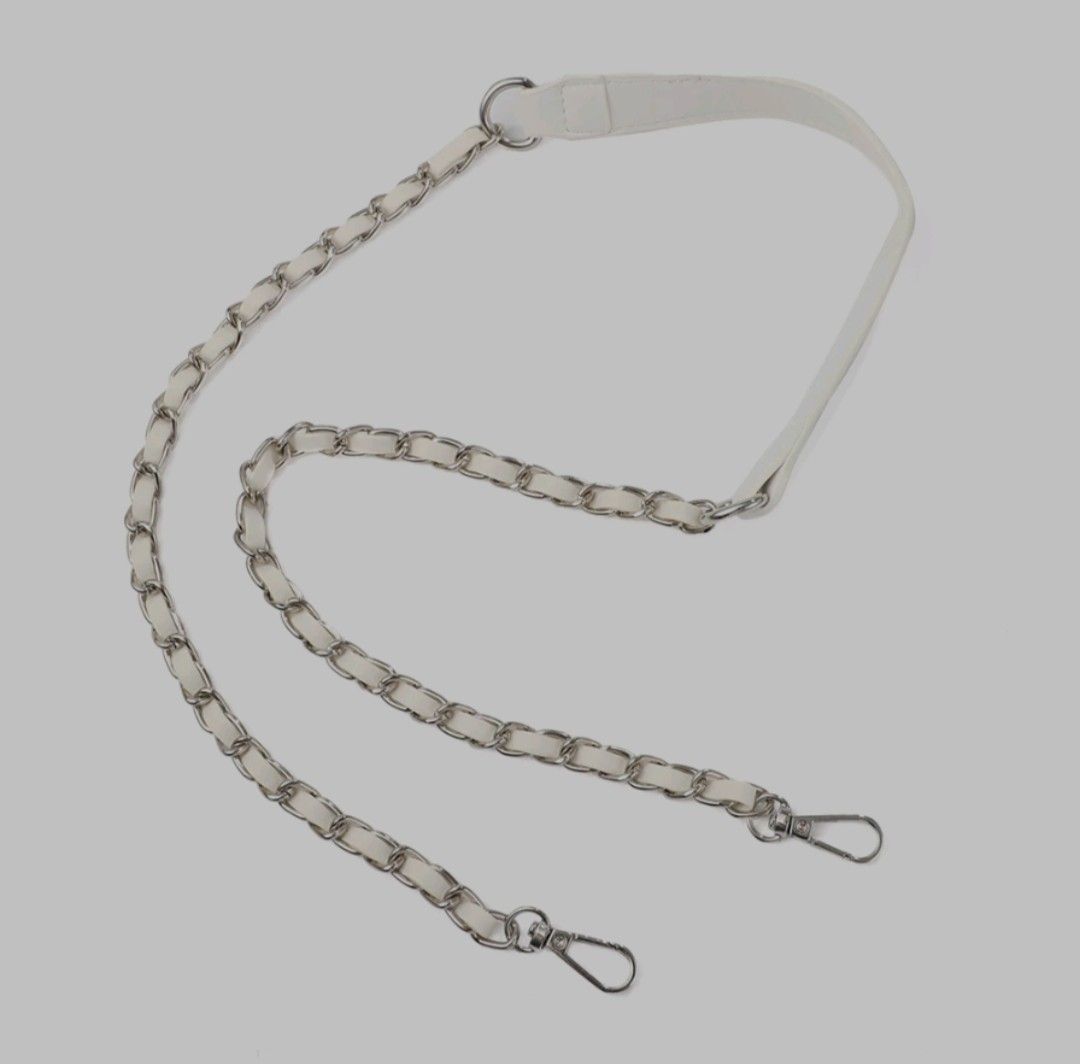 BAG CHAIN (Category: Shoulder Bags) located in Papar. Submitted by baehyun4 (Listing ID 1318947713, Image 1). Description: .