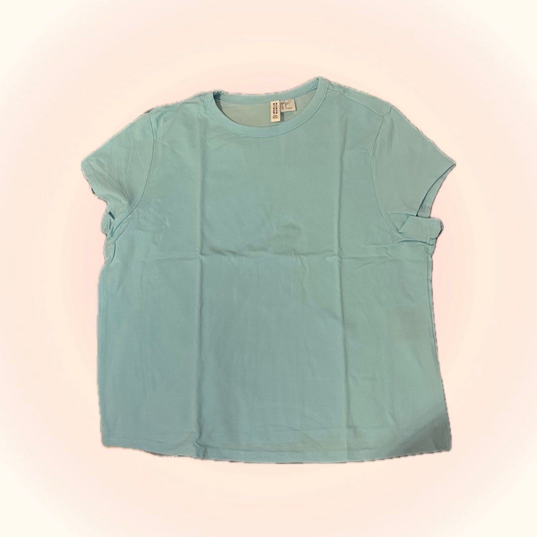 basic blue tee (Category: Shirts) located in Antipolo. Submitted by shop.ches (Listing ID 1318948521, Image 1). Description: - washed but never used.
