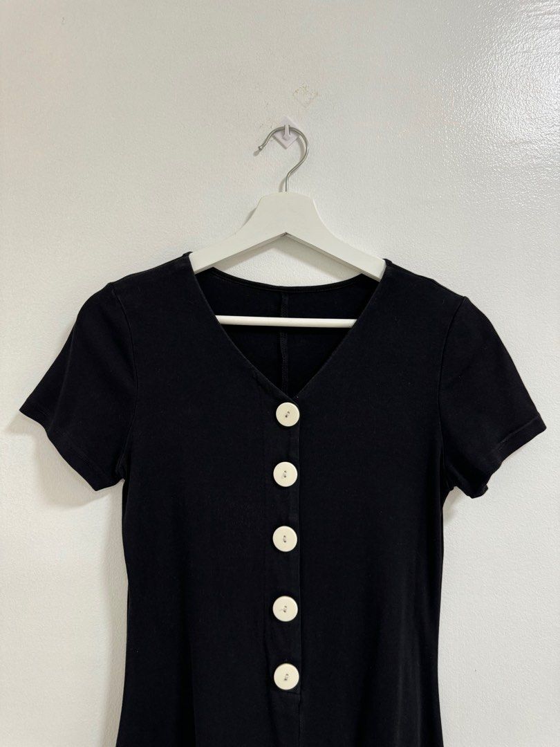 Black Dress (Category: Dresses) located in Quezon City. Submitted by kcdeclutters (Listing ID 1318844249, Image 2). Description: Freesize but fits S to semi M Good quality Rfs: Decluttering .