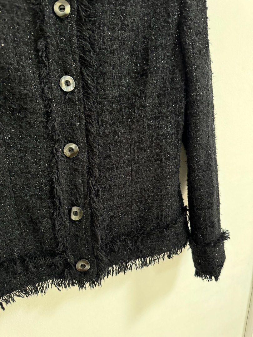 Black Tweed Blazer (Category: Coats, Jackets and Outerwear) located in Quezon City. Submitted by kcdeclutters (Listing ID 1318845071, Image 3). Description: Super good quality! Comparable to Zara, mall quality Fits XS to semi M Rfs: Decluttering .