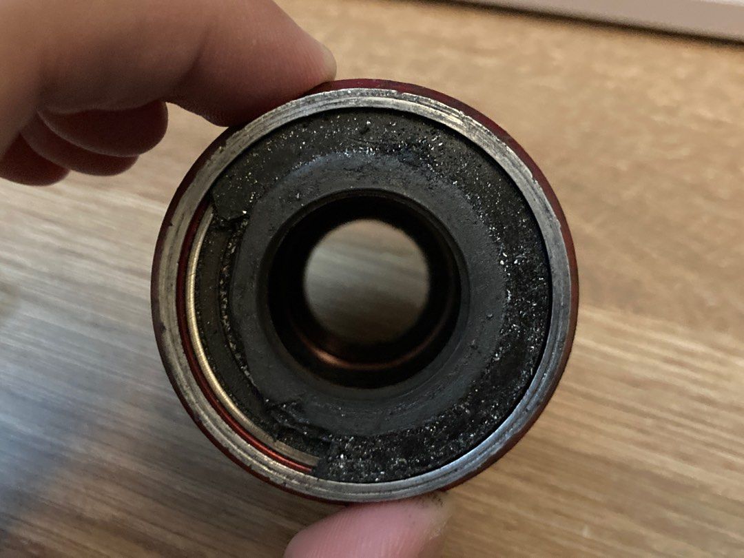 bottom brackets (Category: Parts & Accessories) located in Singapore. Submitted by willingtosell (Listing ID 1318922258, Image 3). Description: kactus ceramic BBRIGHT 30mm $5 non-drive side is a ceramic speed bearing. has shims for 24mm pressed in, drive side shim is broken 🤦‍♂️🤦‍♂️ but still spins. bbright (cervelo & factor) kactus ceramic BBRIGHT 30mm $10 like new condition, still very smooth bbright (cervelo & factor) shimano ultegra BBR60 2