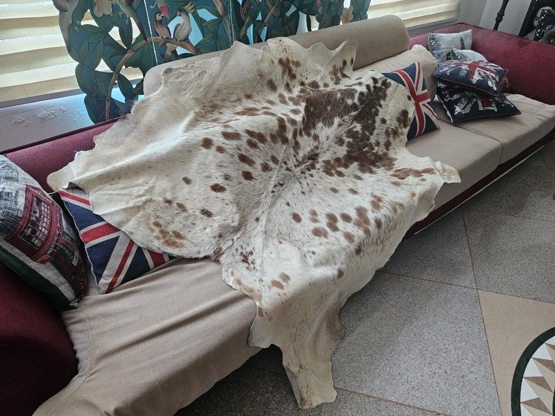 Brindle Speckled Cowhide Rug 161 x 152cm (Category: Carpets, Mats & Flooring) located in Las Pinas. Submitted by saudadesph (Listing ID 1318497137, Image 1). Description: bought in England 🏴󠁧󠁢󠁥󠁮󠁧󠁿 100 percent natural Cowhide Payment via BDO or GCASH 😊 Delivery via J&T EXPRESS or LALAMOVE 😊.