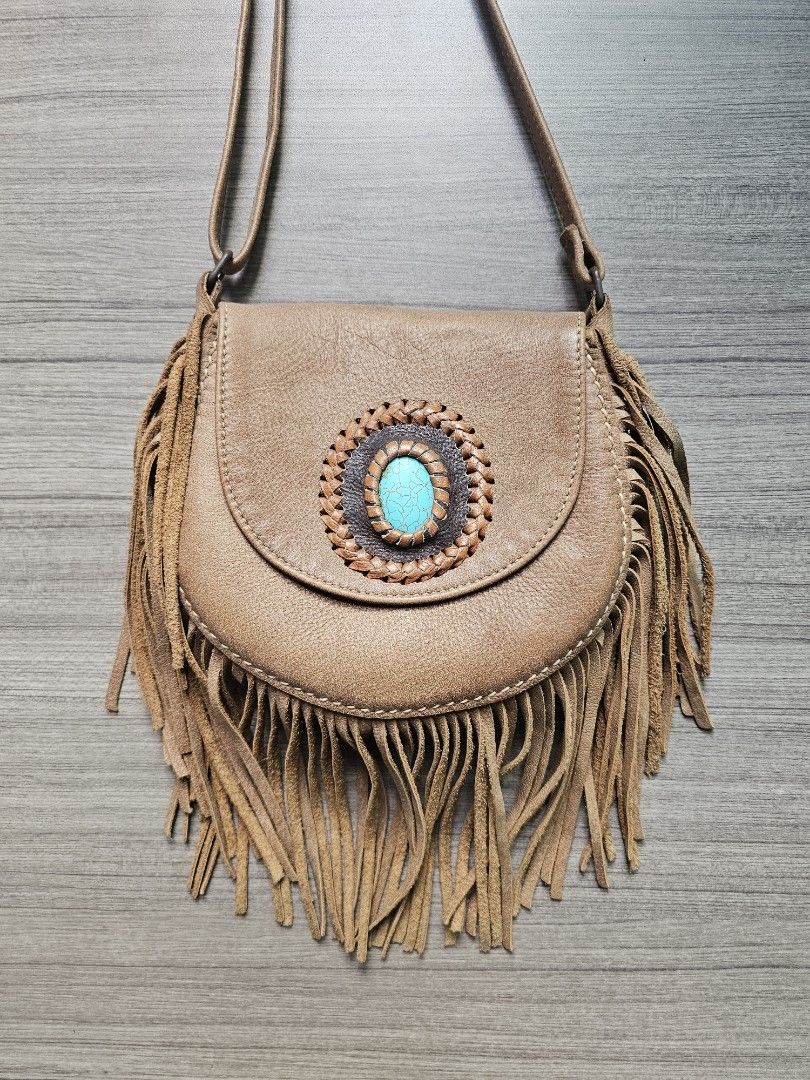 Brown Leather Handmade Turquoise Fringe Boho Bag (Category: Cross-body Bags) located in Las Pinas. Submitted by saudadesph (Listing ID 1318798325, Image 1). Description: Payment via BDO or GCASH 😊 Delivery via J&T EXPRESS or LALAMOVE 😊.
