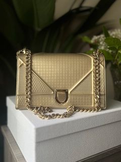 Diorama woc gold best sale