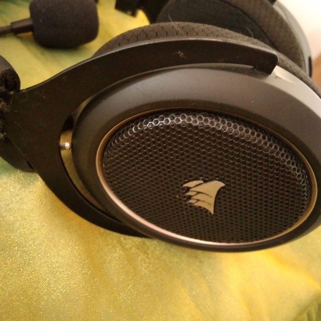 Corsair HS70 Pro Wireless | Gaming Headset (Category: Headphones & Headsets) located in Manila. Submitted by allgoods_ (Listing ID 1318869906, Image 3). Description: Corsair HS70 Pro Wireless for Php 2500 Gaming Headset with 7.1 Surround Sound Compatible for PC and Playstation 4 Up to 16-hrs battery life Detachable noise-cancelling mic Tested in good working condition With original box & user manual Includes Bluetooth dongle Replaced leather on h