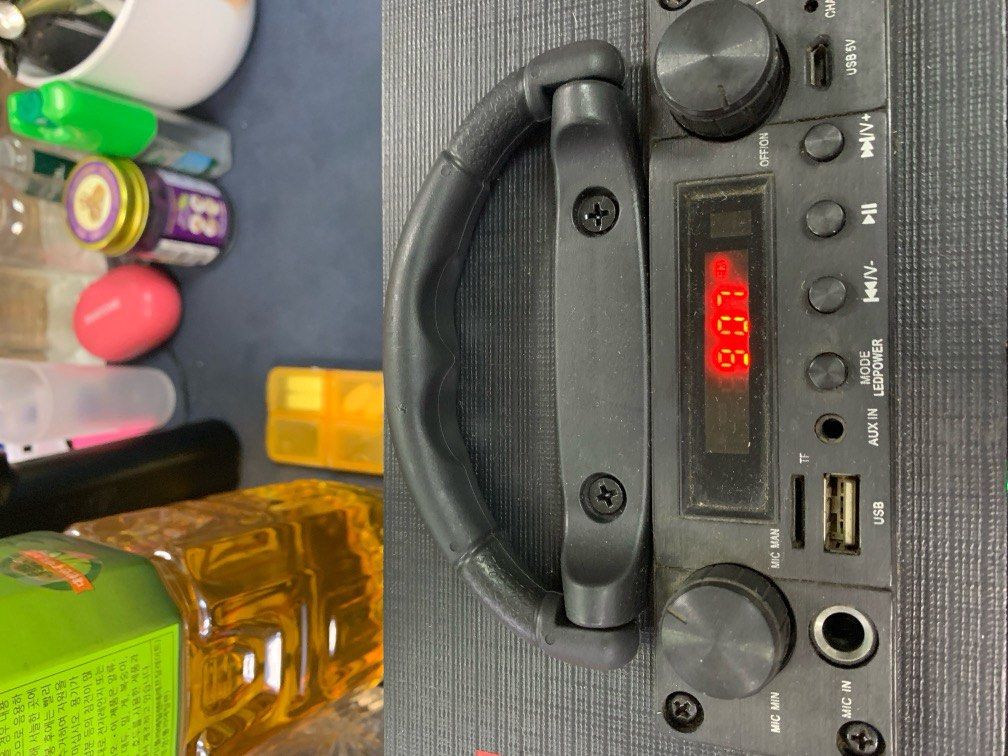 Dbaudio Beats Mobile 10watts x 2 Max Output (Category: Portable Music Players) located in Pasay City. Submitted by ayinong168 (Listing ID 1318839674, Image 3). Description: Item is in excellent condition working, fm, karaoke, usb, Bluetooth pm for order.