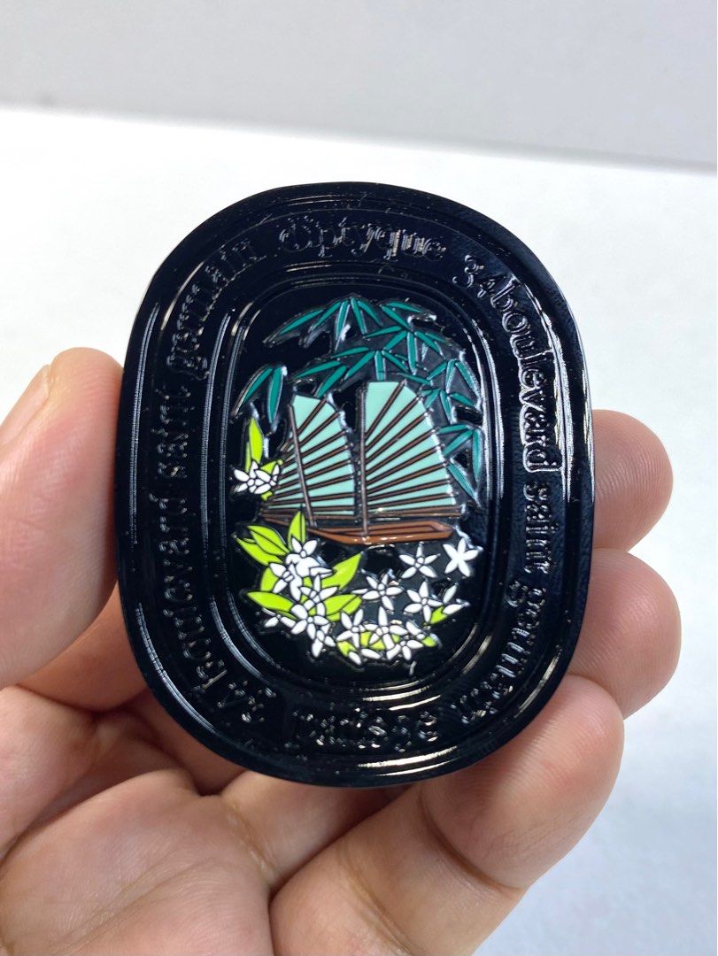 Diptyque Do Son Solid Perfume 3.6g (Category: Fragrance & Deodorants) located in Mexico. Submitted by happymoby (Listing ID 1318905453, Image 2). Description: FYI: 👁️‍🗨️w/o orig box ✔️ safe package, using column wrap. 👁️‍🗨️what you see is what you get. 👁️‍🗨️ Actual photos (more photos just DM me) This Fragrance Gesture is inspired by the enfleurage technique used in times past to capture the scent of flowers. Its alcohol free wax is a scent