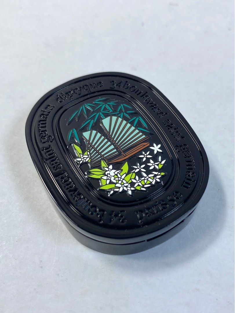Diptyque Do Son Solid Perfume 3.6g (Category: Fragrance & Deodorants) located in Mexico. Submitted by happymoby (Listing ID 1318905453, Image 1). Description: FYI: 👁️‍🗨️w/o orig box ✔️ safe package, using column wrap. 👁️‍🗨️what you see is what you get. 👁️‍🗨️ Actual photos (more photos just DM me) This Fragrance Gesture is inspired by the enfleurage technique used in times past to capture the scent of flowers. Its alcohol free wax is a scent