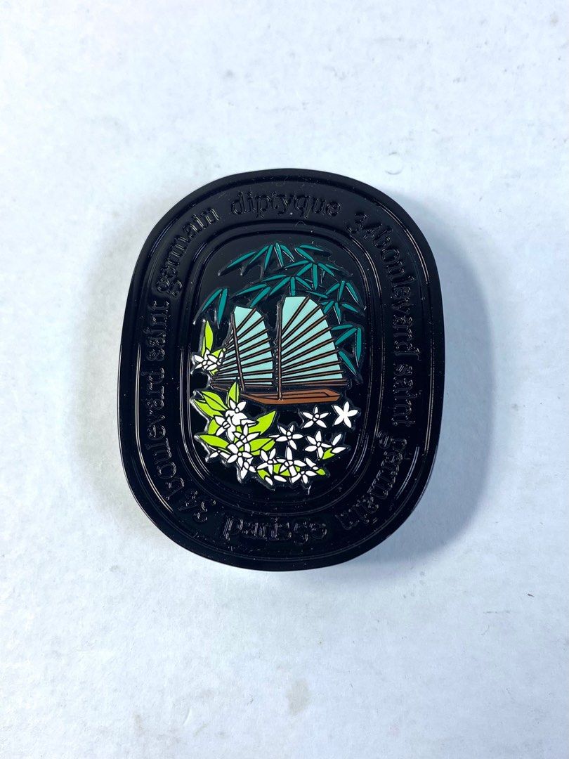 Diptyque Do Son Solid Perfume 3.6g (Category: Fragrance & Deodorants) located in Mexico. Submitted by happymoby (Listing ID 1318905453, Image 3). Description: FYI: 👁️‍🗨️w/o orig box ✔️ safe package, using column wrap. 👁️‍🗨️what you see is what you get. 👁️‍🗨️ Actual photos (more photos just DM me) This Fragrance Gesture is inspired by the enfleurage technique used in times past to capture the scent of flowers. Its alcohol free wax is a scent