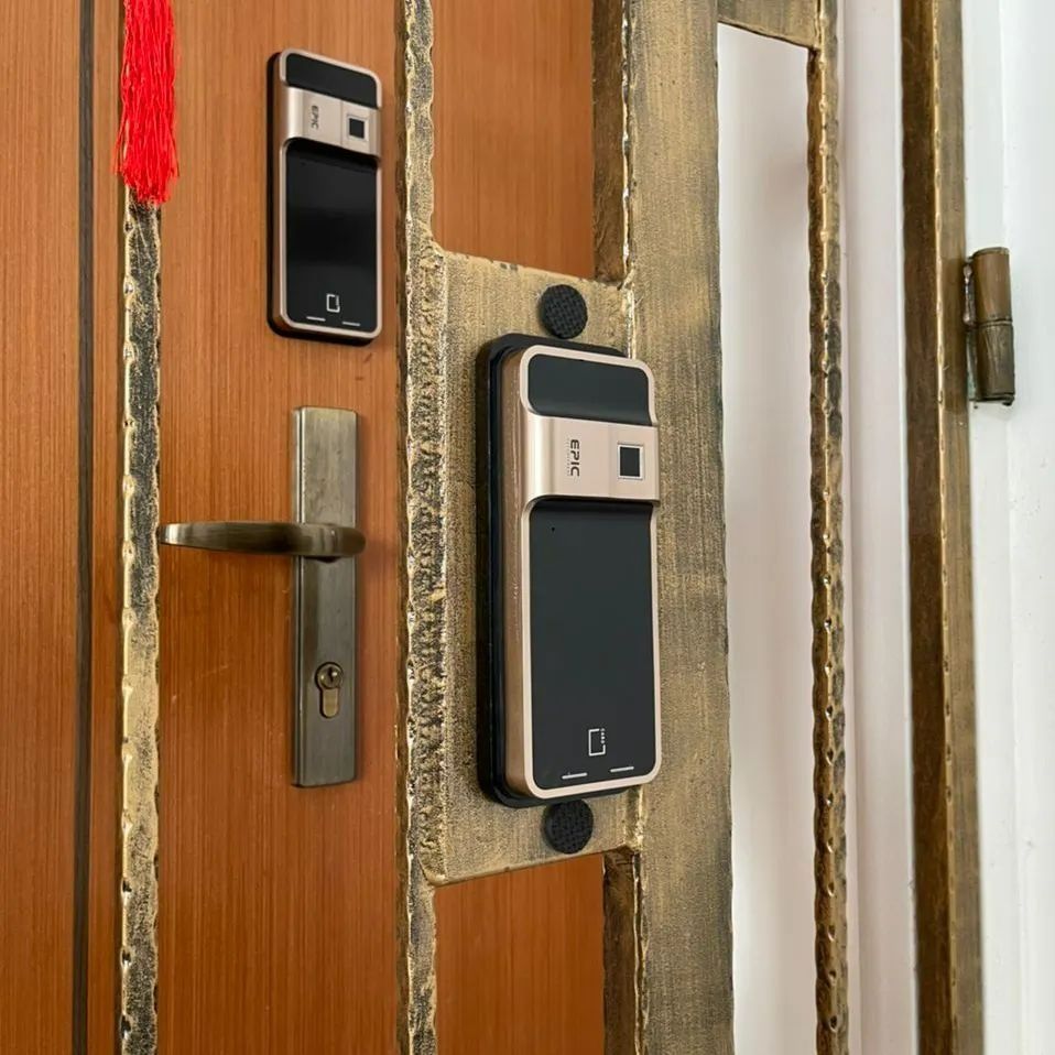 Epic 5G Door Digital Lock + Epic 6G Pro Dual Fingerprint Gate Digital ...