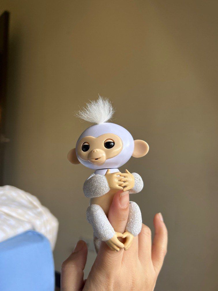 Fingerlings (Category: Figurines & Statues) located in Caloocan City. Submitted by tidytitan (Listing ID 1318840474, Image 2). Description: .