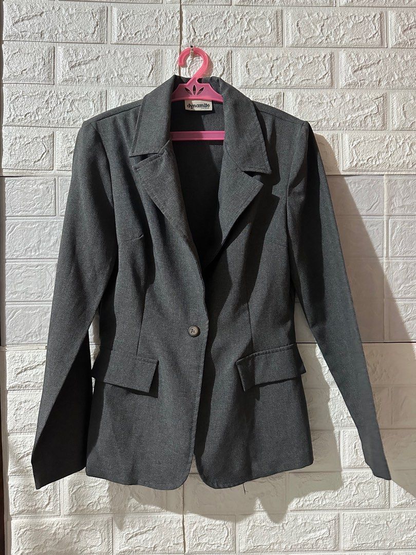Gray Blazer (Category: Coats, Jackets and Outerwear) located in Manila. Submitted by macsony (Listing ID 1318943530, Image 1). Description: Pre loved 🥰. Sleeve up to wrist. Height up to waist. Large size.