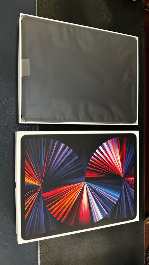 iPad Pro M1 512GB 12.9in Space Gray Complete Bundle (Category: iPad) located in Manila. Submitted by declutter.clinick (Listing ID 1318929337, Image 2). Description: Excellent Condition Lady owned 512GB 12.9in COMPLETE with: MAGIC KEYBOARD and Apple Pencil Gen 2 Complete inclusions Message to personally test — meetup around Paranaque and Alabang Area.