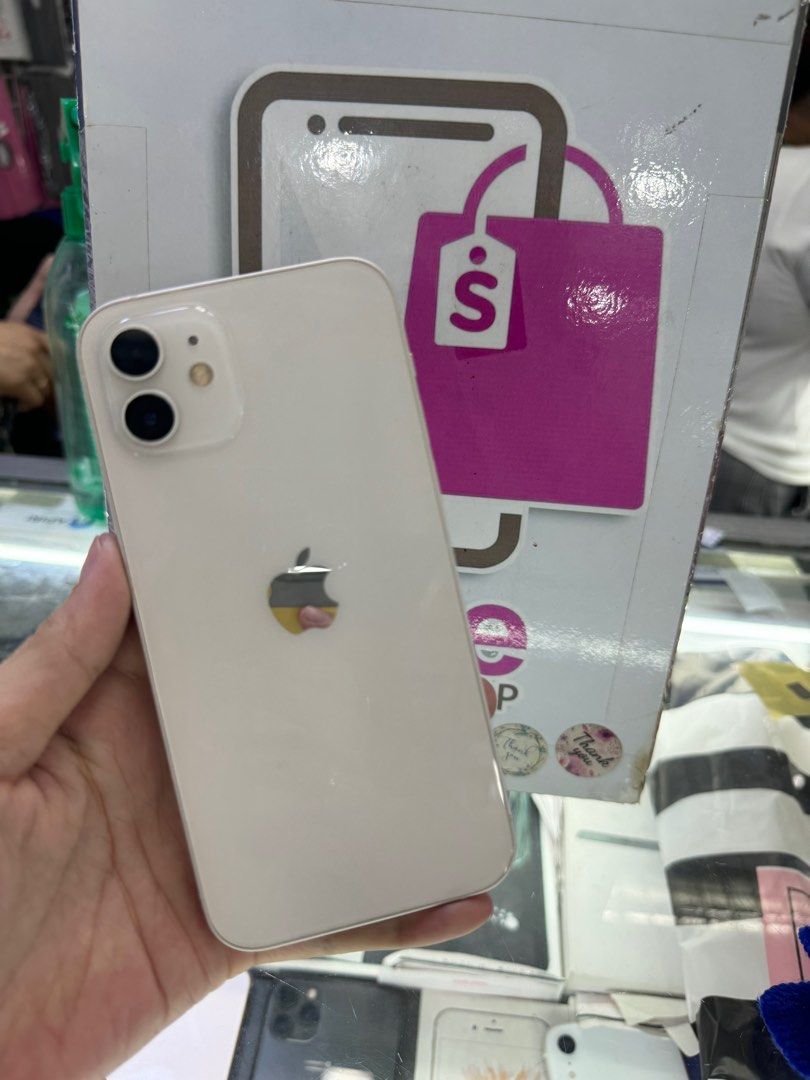iphone 12 128gb dual sim 2ndhand (Category: iPhone 12 Series) located in Cainta. Submitted by vine_gadget_shop (Listing ID 1318911653, Image 1). Description: iphone 12 128gb dual sim 2ndhand with box and cord replacement hk variant no issue check a u want pick up store greenhills shopping center we accept trade in we accepy credit card and ggives installment we do cod and door to door we ship nationwide for fast transaction call 09277368323 look 