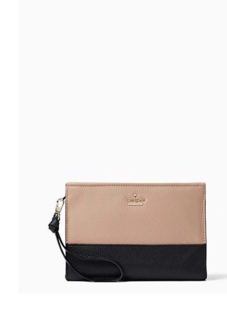 Preloved KS Jackson Street Marlow Wrislet (Category: Clutches) located in Las Pinas. Submitted by mochichai (Listing ID 1313798432, Image 2). Description: ⚫️color of the item may be different due to lighting when picture was taken ⚫️ guaranteed authentic ; all bags are from the US ⚫️ bags are preloved by seller .