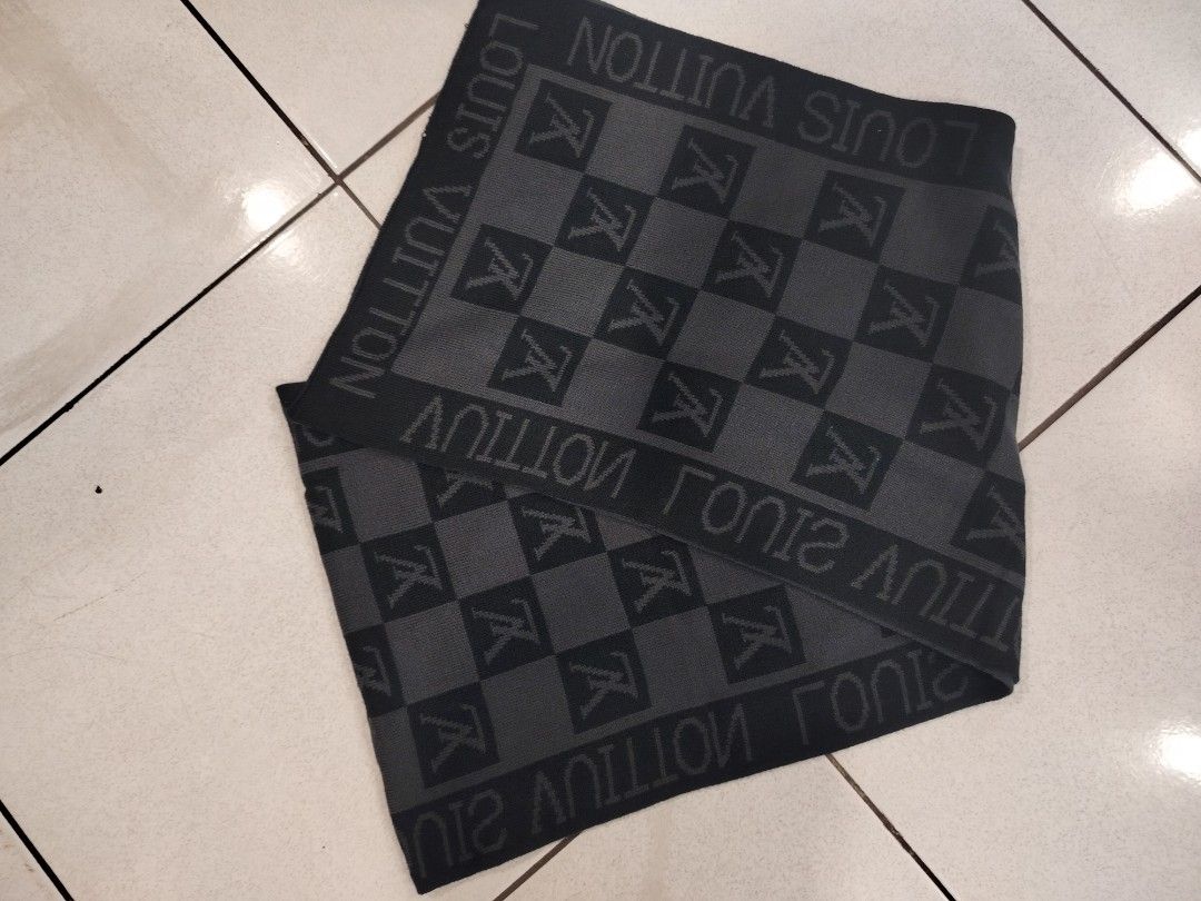Louis Vuitton Scarf (Category: Luxury Accessories) located in Bacolod City. Submitted by Mike23MattPreloved (Listing ID 1318887035, Image 2). Description: no flaws.
