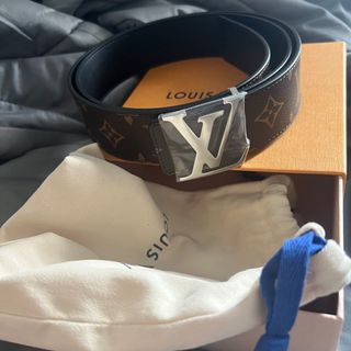(Category: ) located in . Submitted by helpmycloset96 (Listing ID 1318893683, Image 1). Description: .