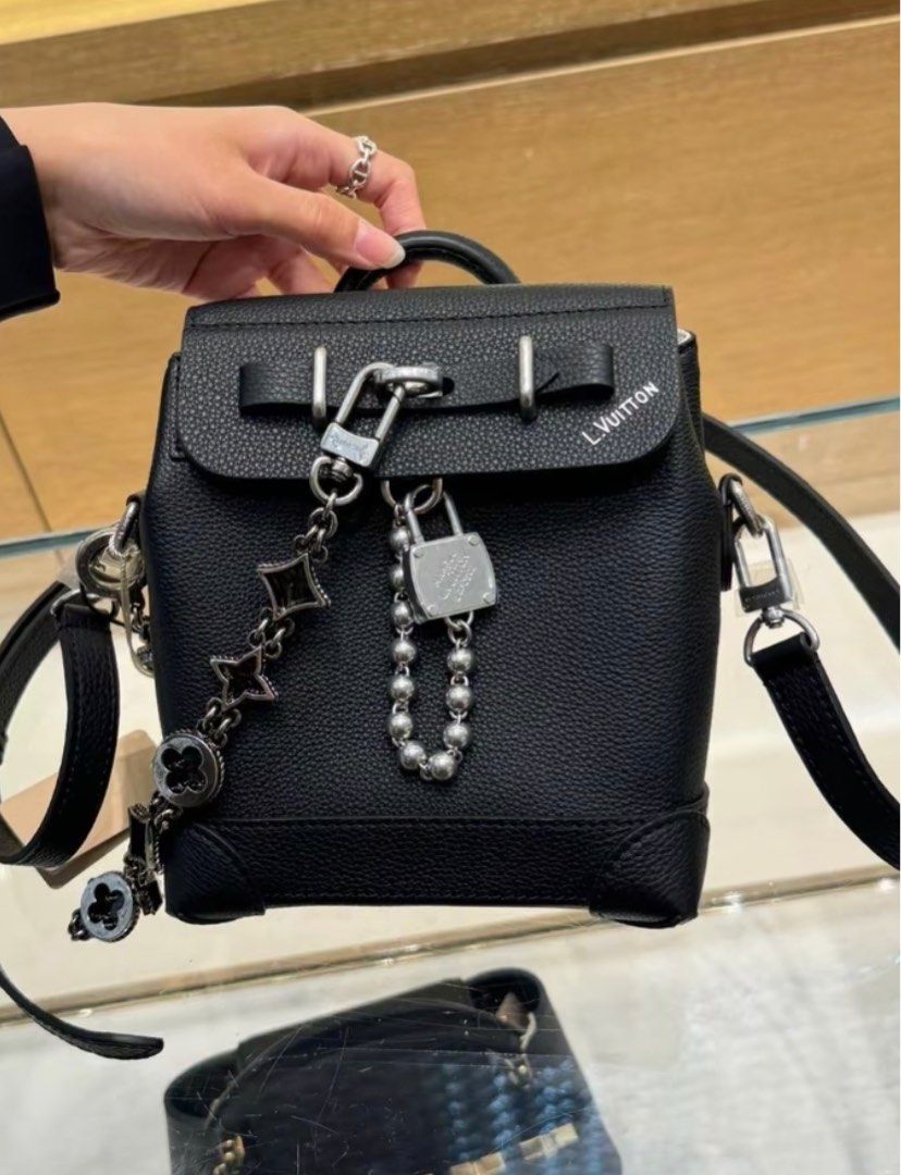 LV LOUIS VUITTON Steamer 15 Colorado Backpack Black FW 24 M11637