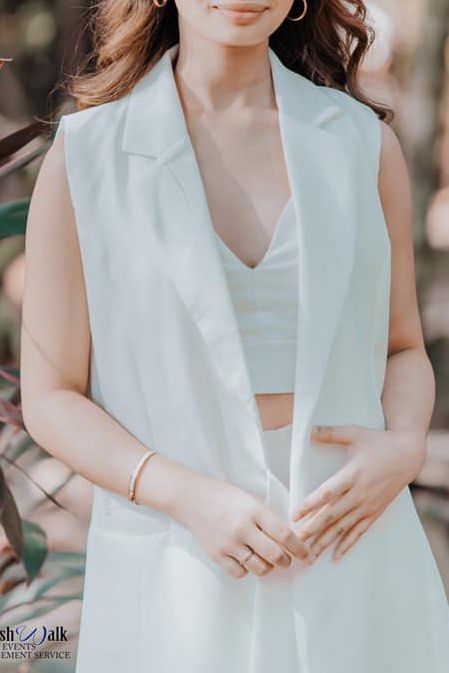 White blazer no sleeves hot sale