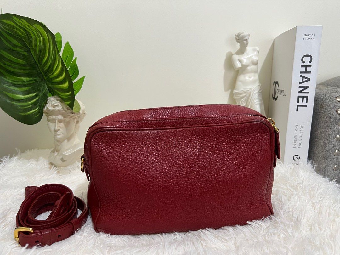 Prada Vitello Phenix Camera Bag Rubino (Category: Luxury Bags & Wallets) located in Pasig City. Submitted by r.m.c2 (Listing ID 1318928528, Image 3). Description: Prada Vitello Phenix Camera Bag Rubino 100% Authentic Bag only RFS: Decluttering MOP: GCash or BPI.