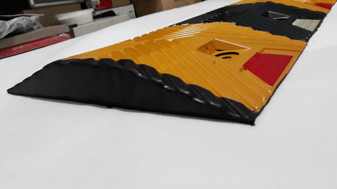 Rubber Speed Humps Speed Bumbs (Category: Construction Tools & Equipment) located in Manila. Submitted by glenndy_07 (Listing ID 1318867225, Image 2). Description: Description : Length : 1 meter Thickness : 5 cm Width : 35 cm Weight : 9 kilos ​.