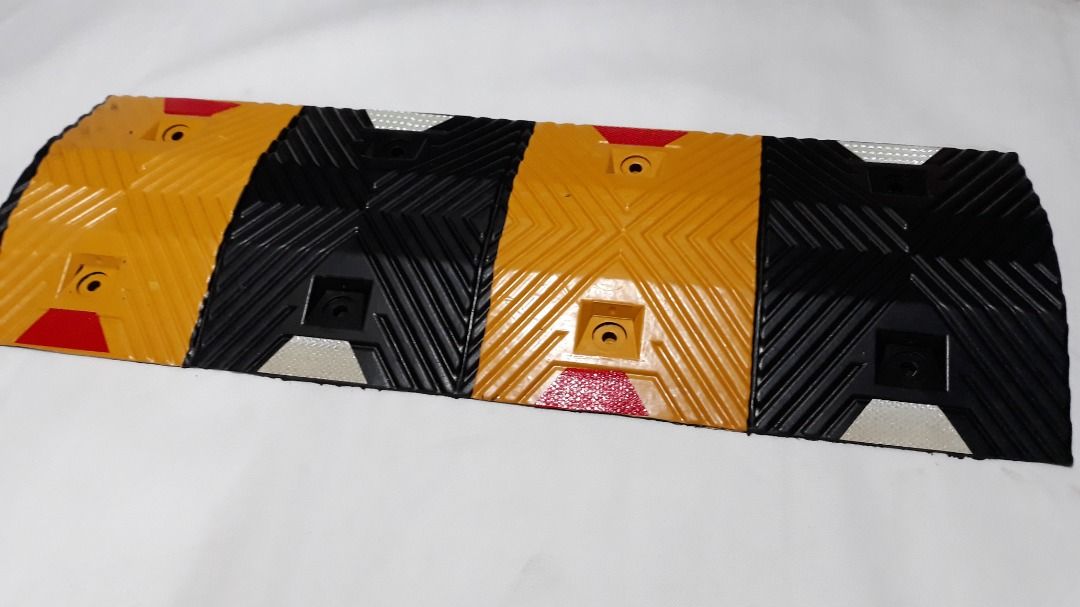 Rubber Speed Humps Speed Bumbs (Category: Construction Tools & Equipment) located in Manila. Submitted by glenndy_07 (Listing ID 1318867225, Image 1). Description: Description : Length : 1 meter Thickness : 5 cm Width : 35 cm Weight : 9 kilos ​.