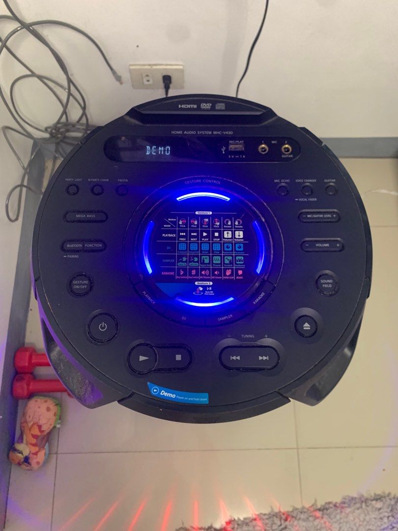 SONY speaker (Category: Soundbars, Speakers & Amplifiers) located in San Mateo. Submitted by leianne0828 (Listing ID 1318871980, Image 1). Description: nag didisconnect sa bluetooth every 5 mins. other than that wala na po. pa check nyo nalang sa tech.