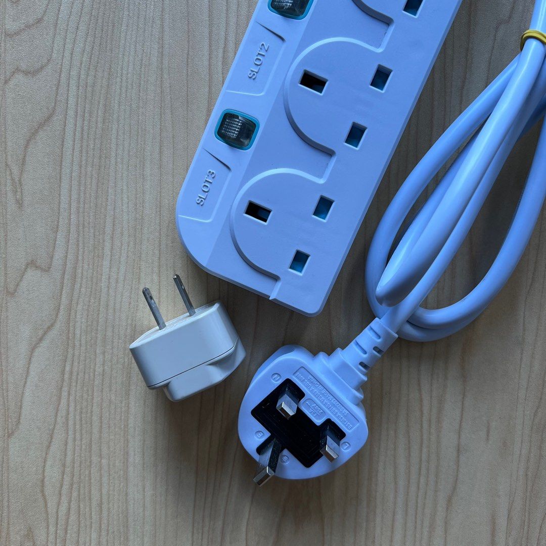 SOUNDTECH ELECTRONIC 3 Socket Power Strip (3 Meters, Type G), Computers ...